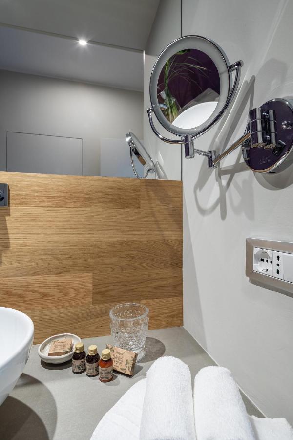 30Cavour Luxury Suites ปาเวีย ภายนอก รูปภาพ